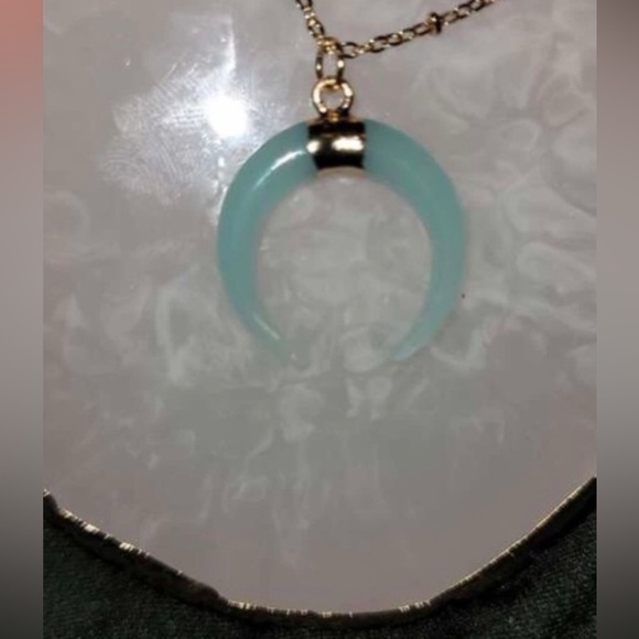 “Jade Horn” Green Tusk Upside Down Crescent Half Moon Wishbone Good Luck Pendant - Picture 6 of 14